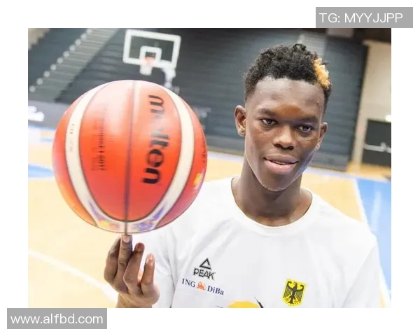 丹尼斯施罗德的篮球之路与未来展望：从德国天才到NBA明星