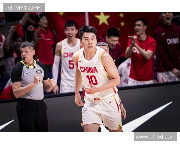 中国香港男篮迎战日本队争夺亚洲篮球赛重要胜利